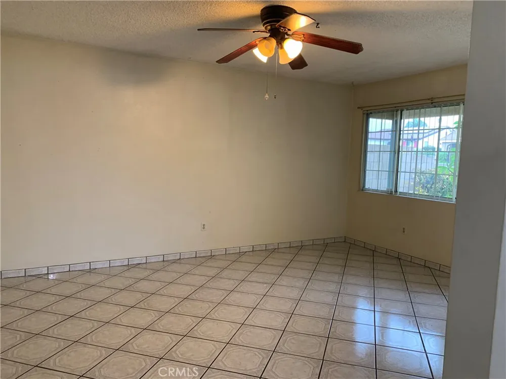 1424 Lynwood Way Highland, CA 92346