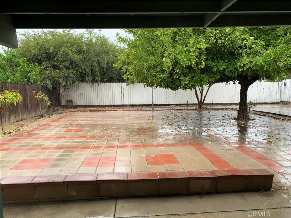 1424 Lynwood Way Highland, CA 92346
