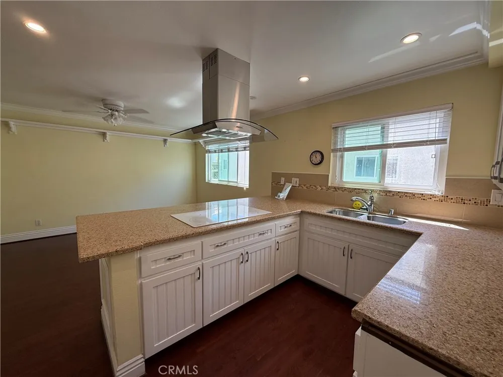 415 2nd St Hermosa Beach, CA 90254