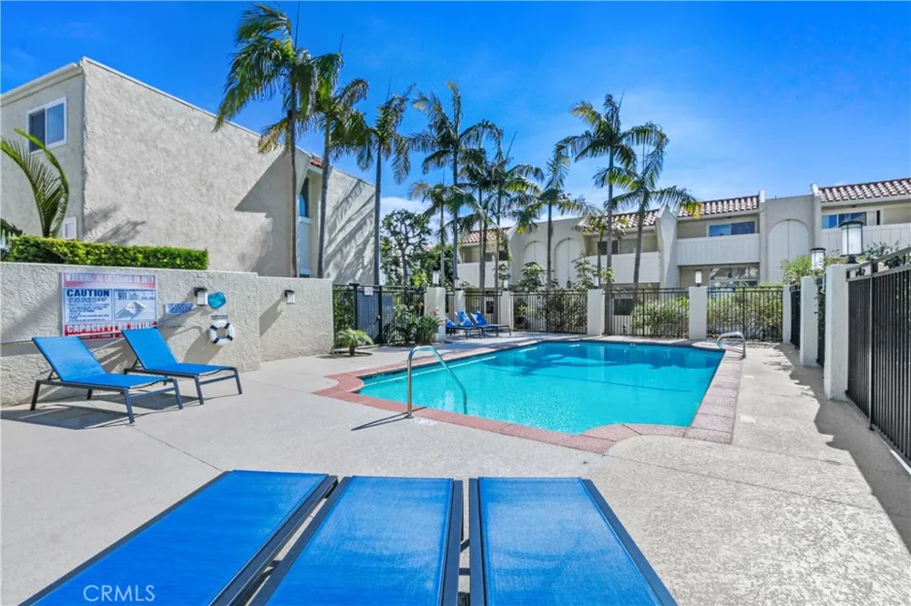 415 2nd St Hermosa Beach, CA 90254