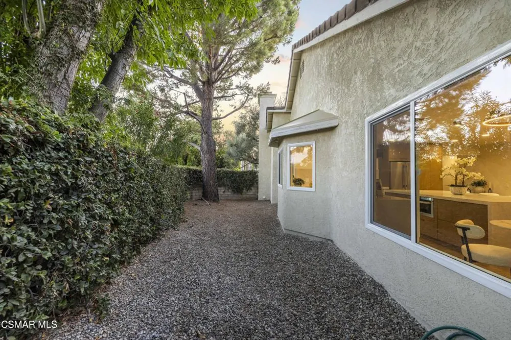 5834 Woodglen Drive Agoura Hills, CA 91301