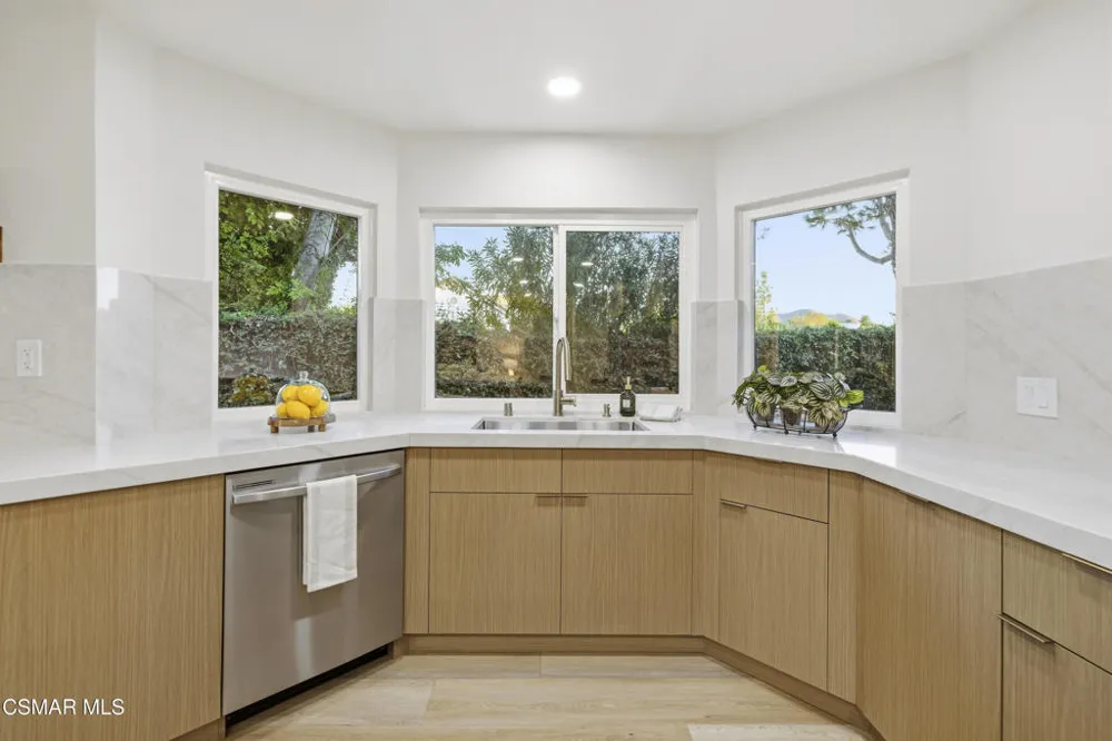 5834 Woodglen Drive Agoura Hills, CA 91301