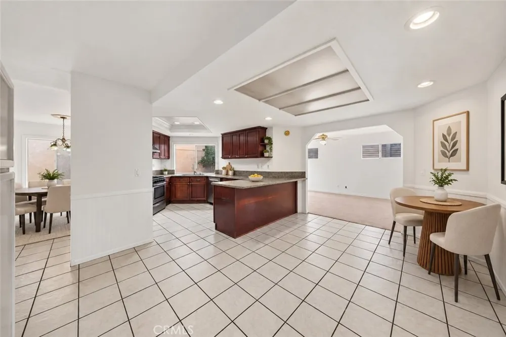 14602 Bella Courte Whittier, CA 90604