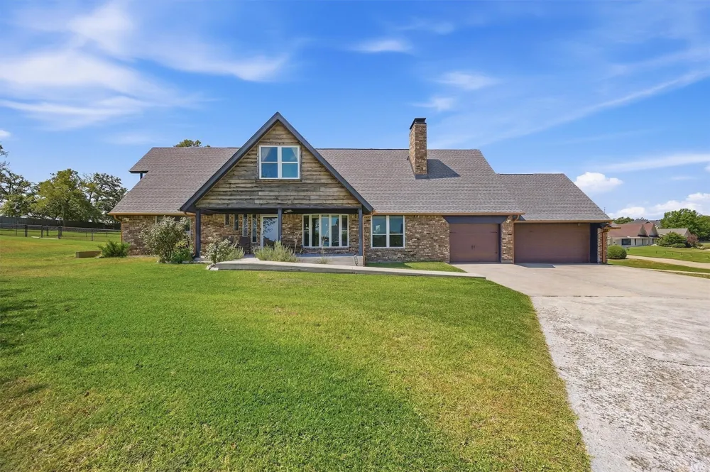 420 Kiowa Drive W Gainesville, TX 76240
