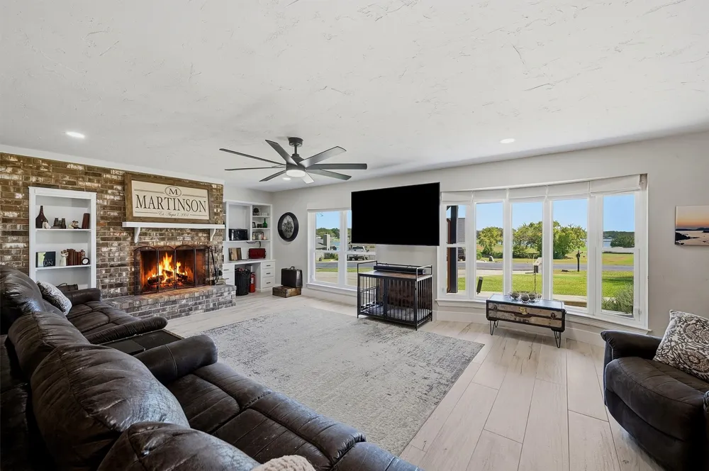 420 Kiowa Drive W Gainesville, TX 76240