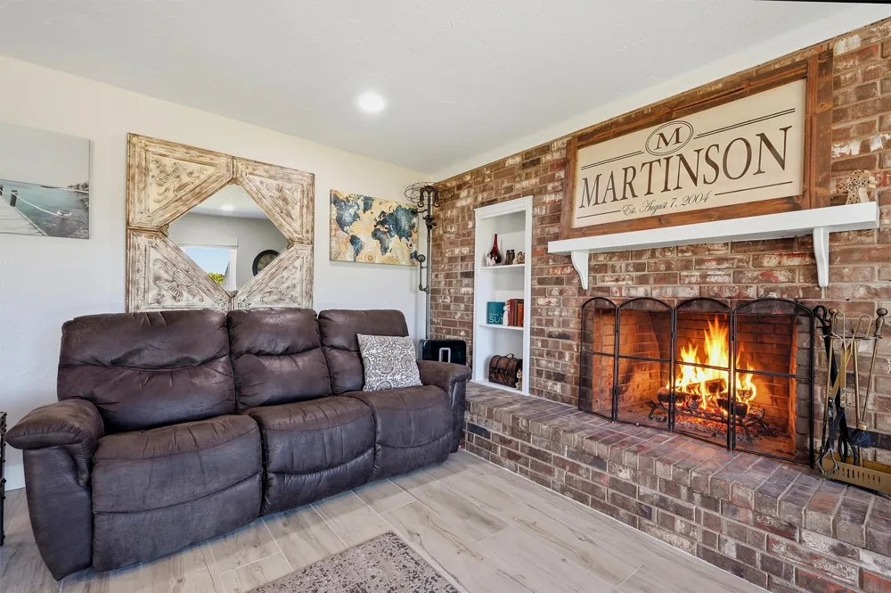 420 Kiowa Drive W Gainesville, TX 76240