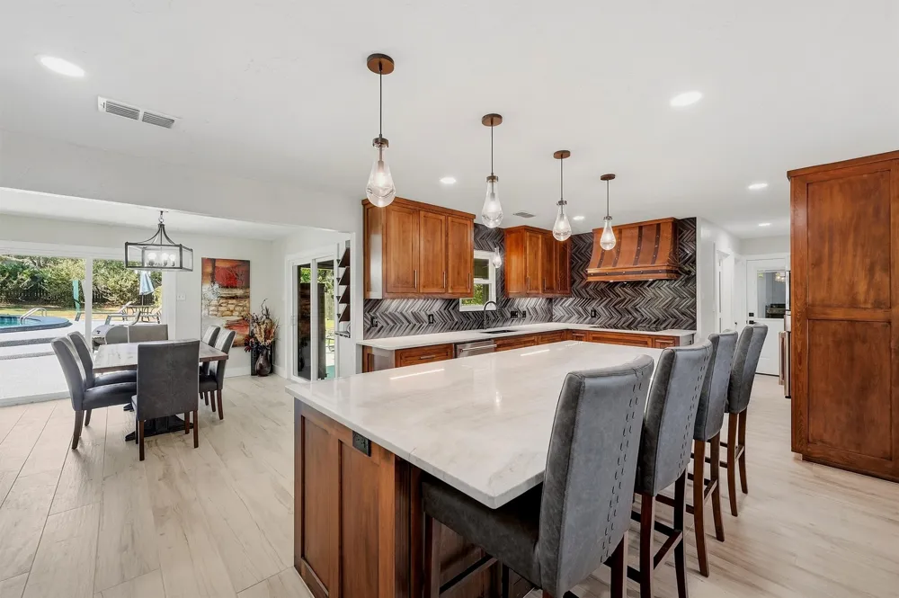 420 Kiowa Drive W Gainesville, TX 76240