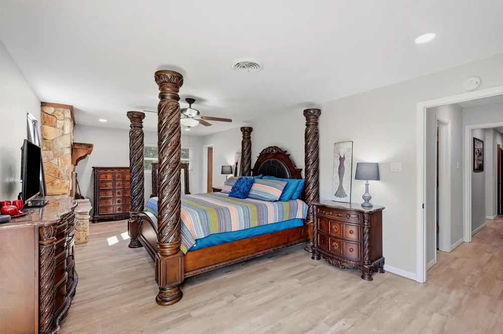 420 Kiowa Drive W Gainesville, TX 76240