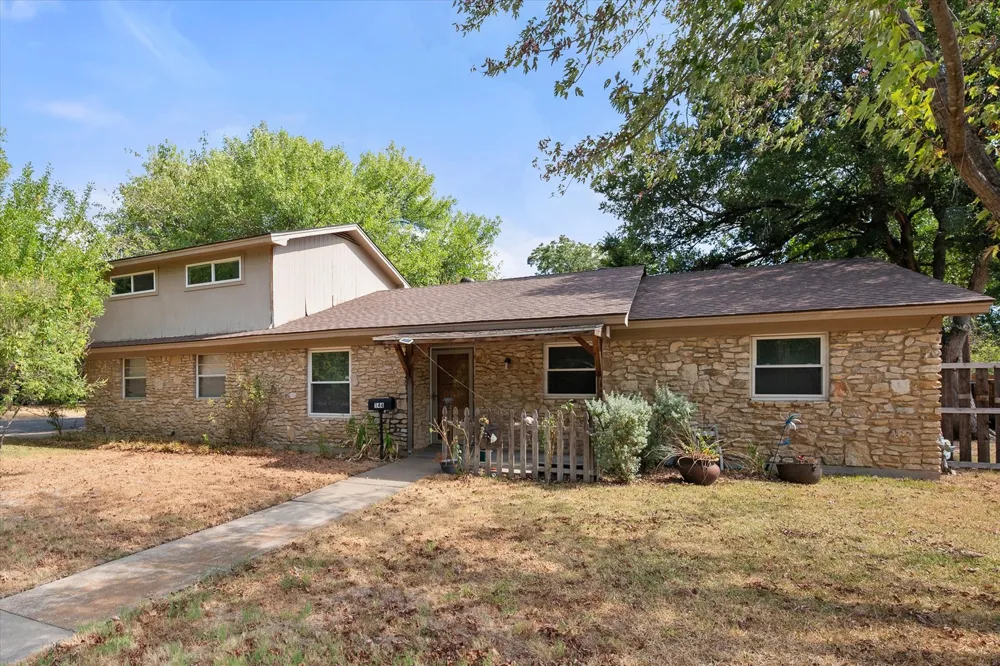 144 Jill Ann Drive Burleson, TX 76028