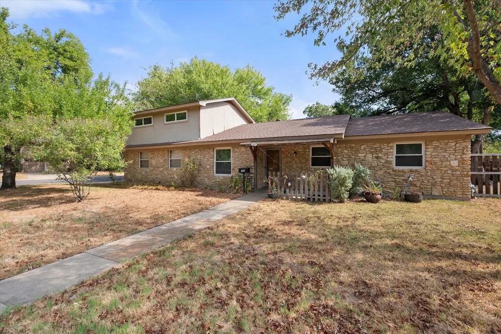 144 Jill Ann Drive Burleson, TX 76028