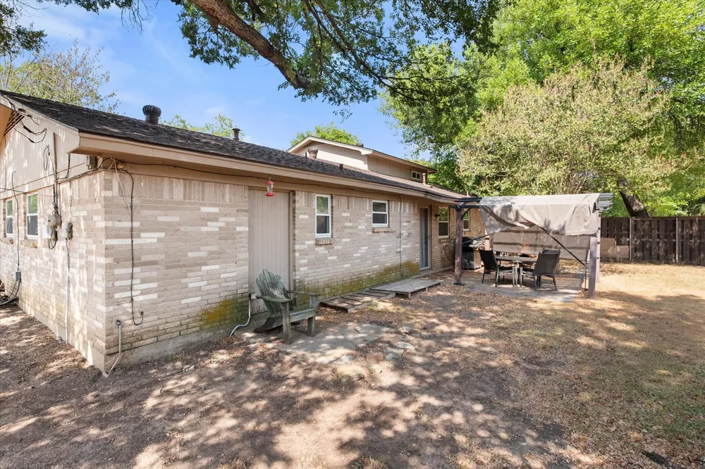 144 Jill Ann Drive Burleson, TX 76028