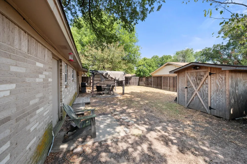 144 Jill Ann Drive Burleson, TX 76028