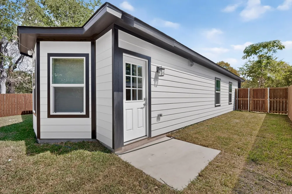 1308 E Collin Street Corsicana, TX 75110