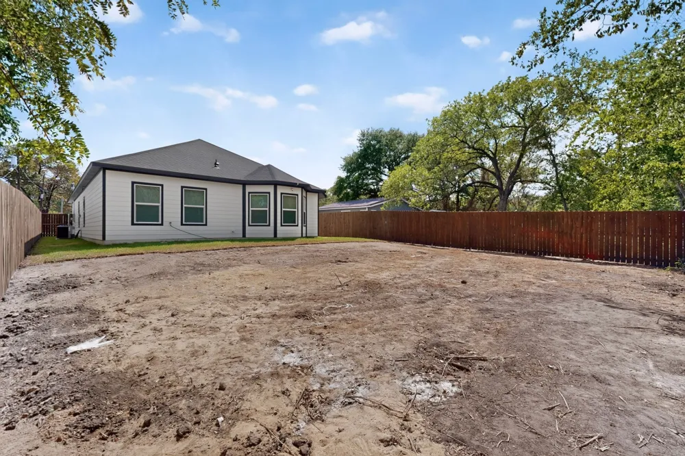 1308 E Collin Street Corsicana, TX 75110