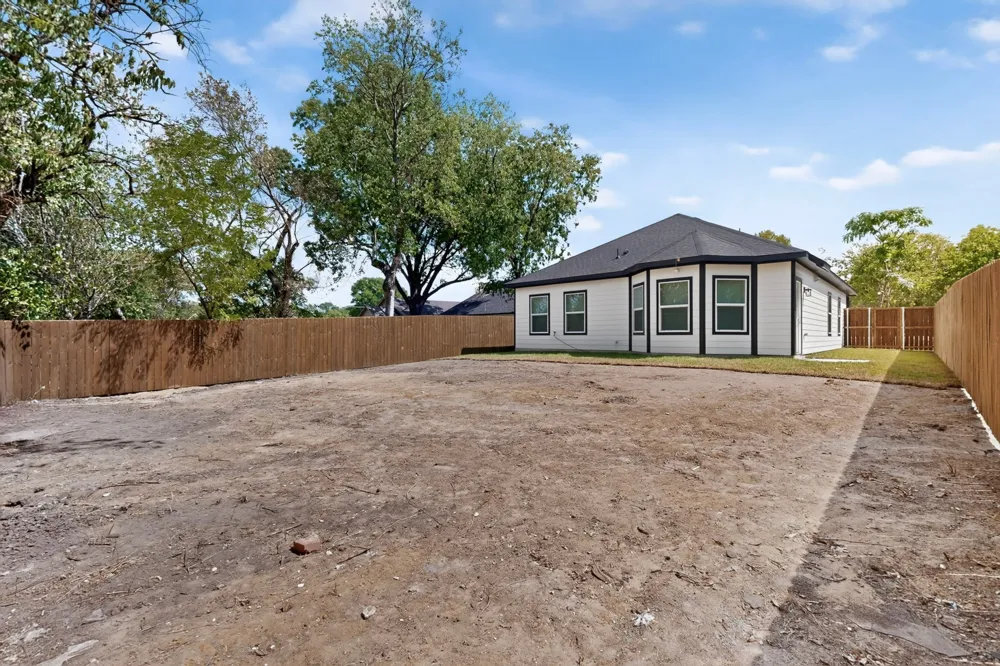 1308 E Collin Street Corsicana, TX 75110