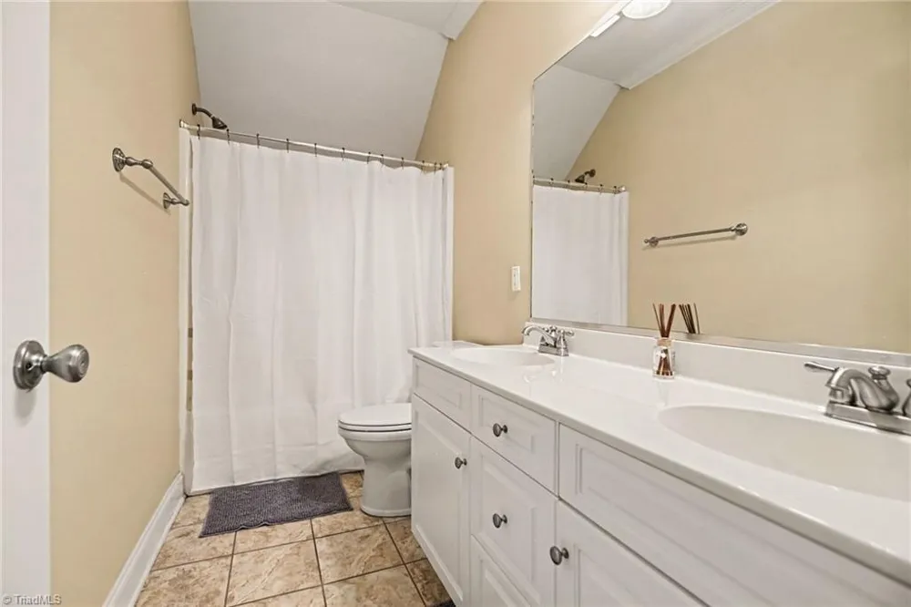 5116 Ivy Trace Court Clemmons, NC 27012