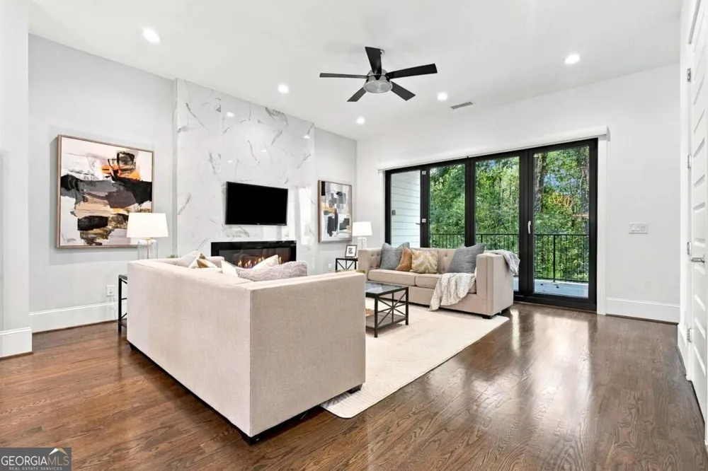 1099 Briar Cove CIR NE Atlanta, GA 30329