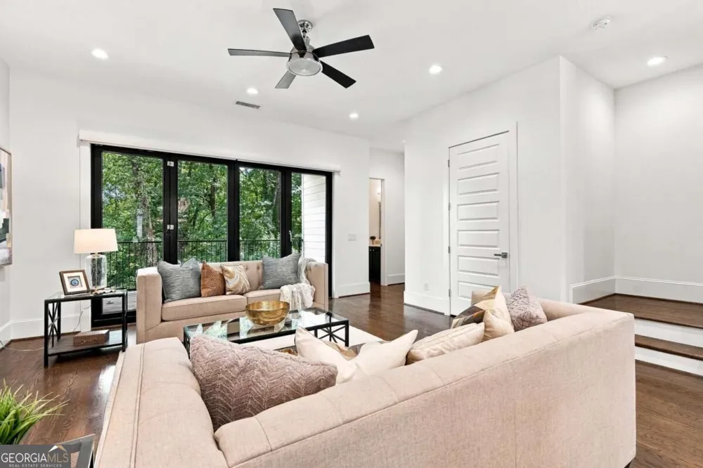 1099 Briar Cove CIR NE Atlanta, GA 30329