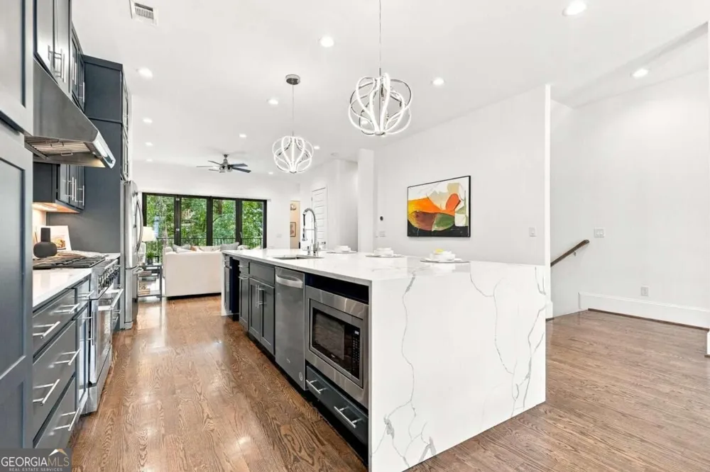 1099 Briar Cove CIR NE Atlanta, GA 30329