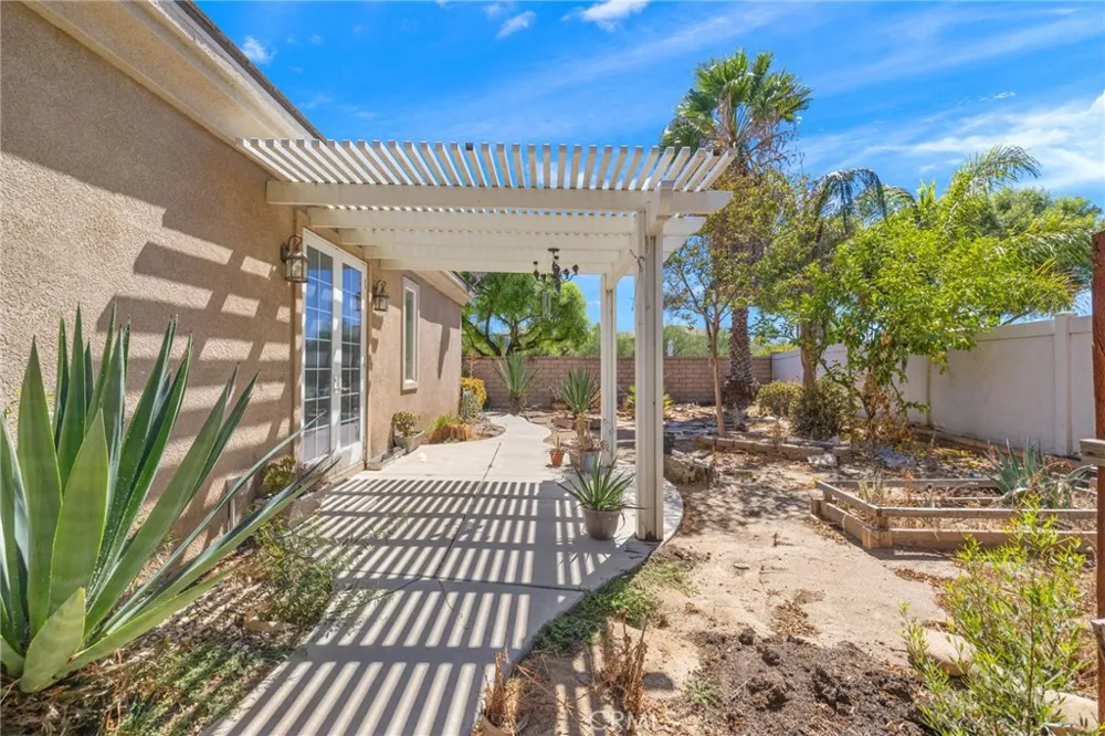 5687 Corte Benisa Hemet, CA 92545