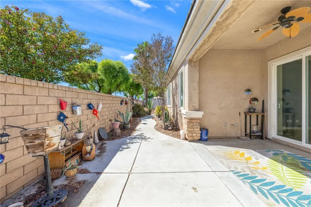 5687 Corte Benisa Hemet, CA 92545