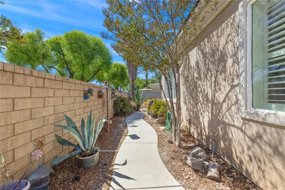 5687 Corte Benisa Hemet, CA 92545