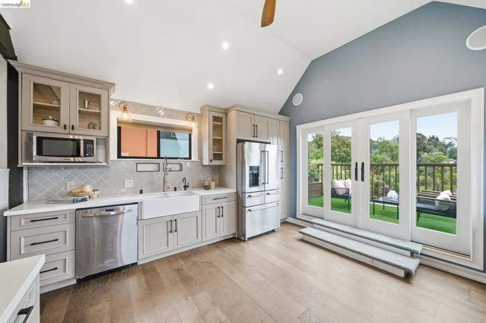 3500 Oak Knoll Blvd Oakland, CA 94605