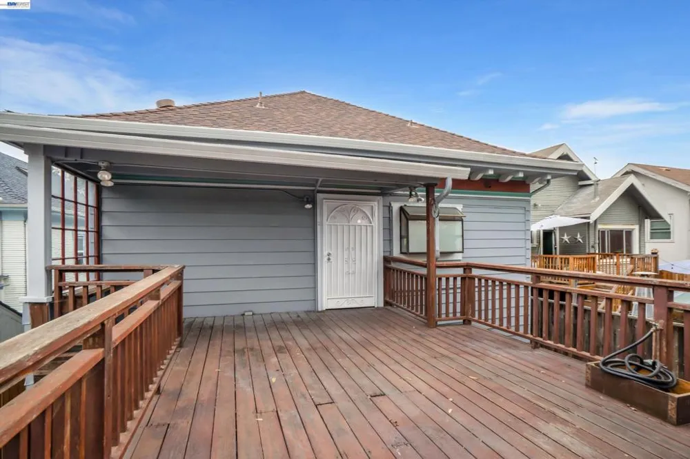 2014 Buena Vista Ave Alameda, CA 94501