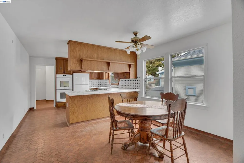 2014 Buena Vista Ave Alameda, CA 94501