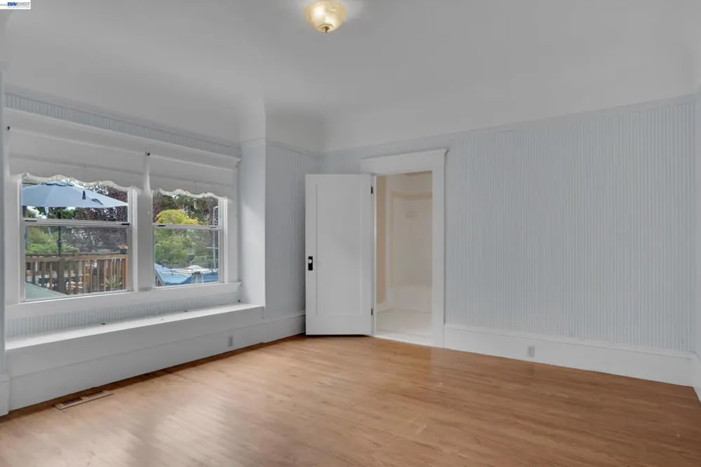2014 Buena Vista Ave Alameda, CA 94501