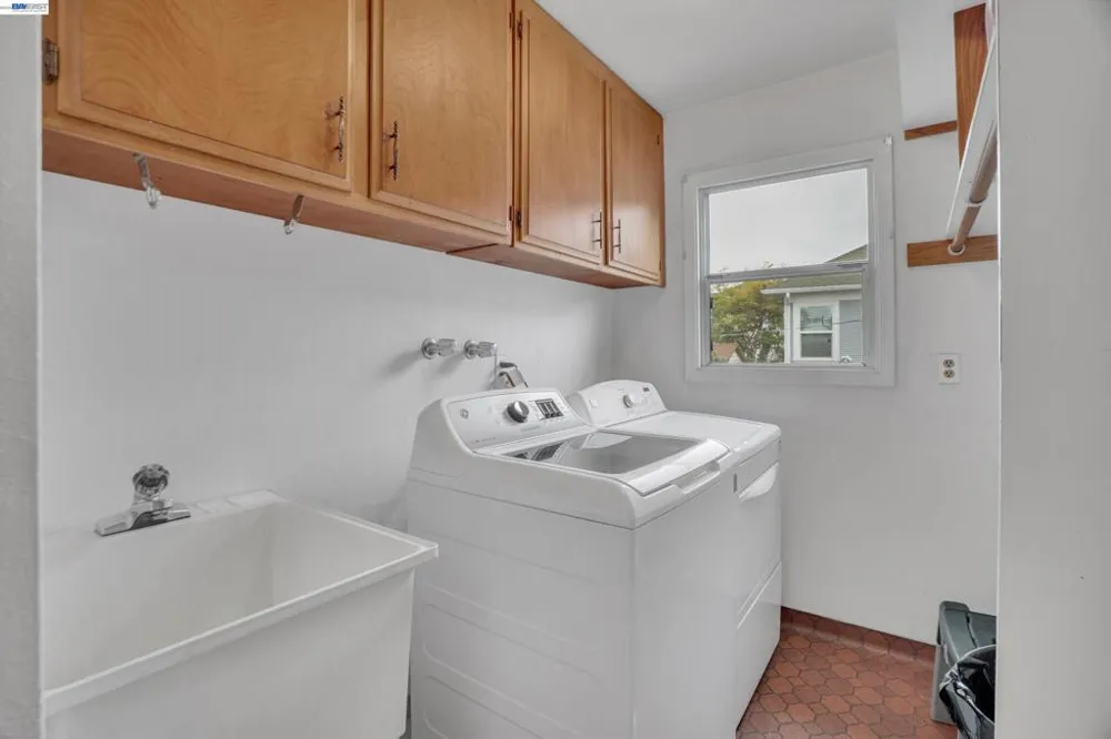 2014 Buena Vista Ave Alameda, CA 94501