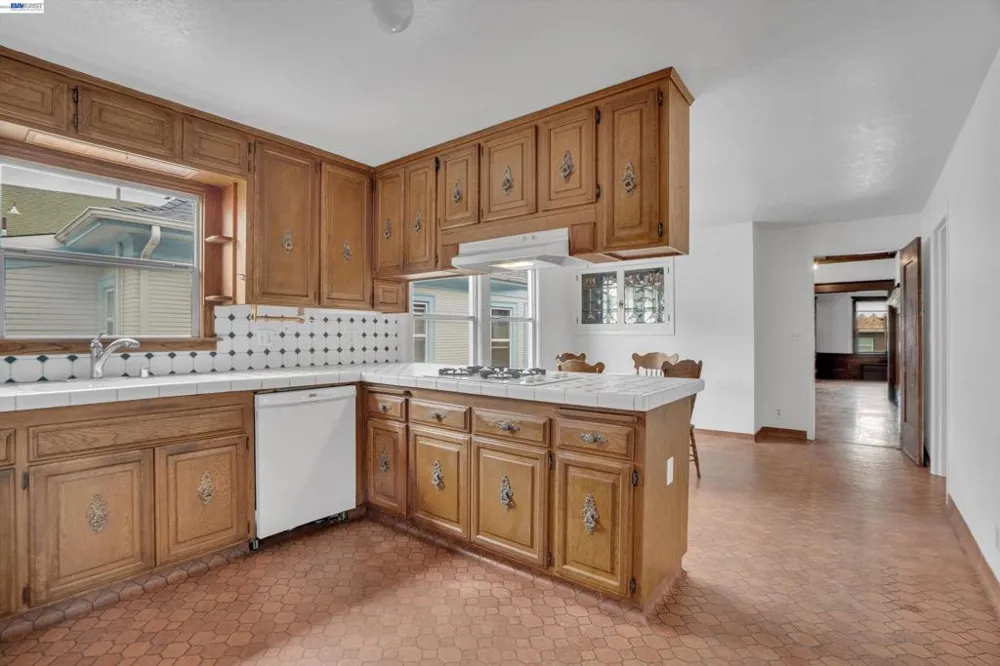2014 Buena Vista Ave Alameda, CA 94501