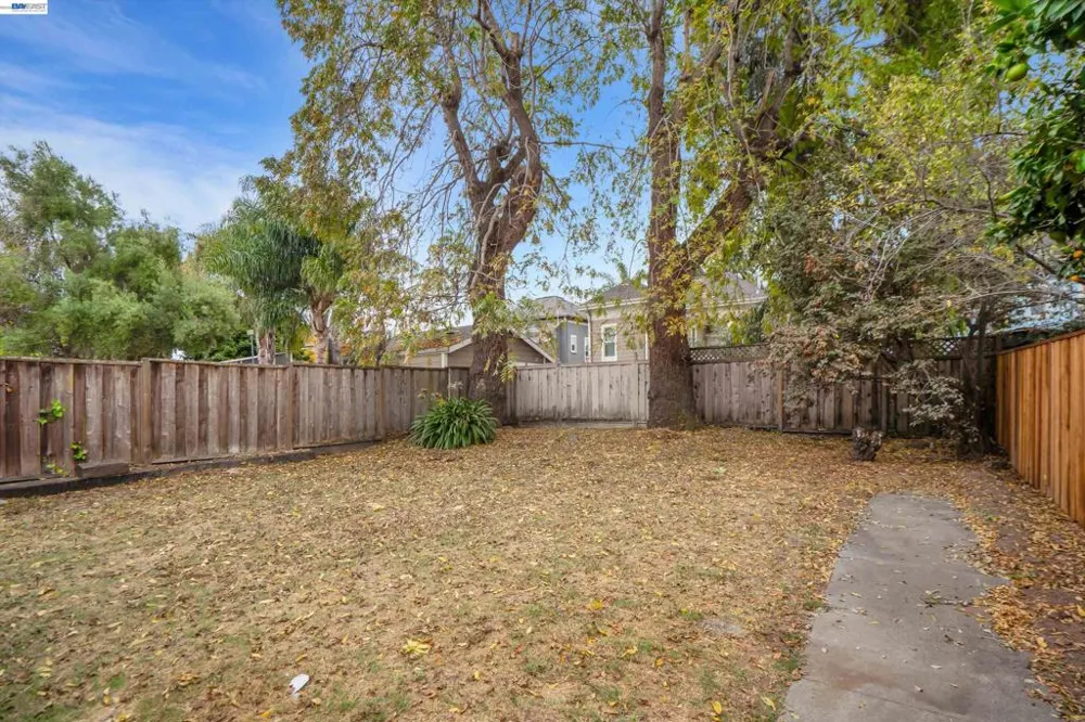 2014 Buena Vista Ave Alameda, CA 94501