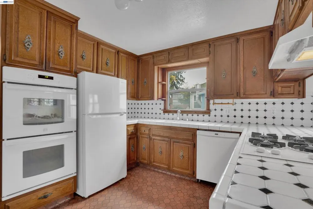 2014 Buena Vista Ave Alameda, CA 94501