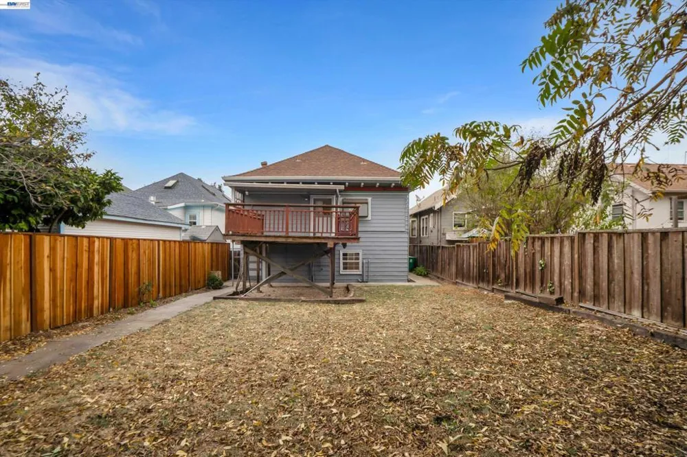 2014 Buena Vista Ave Alameda, CA 94501