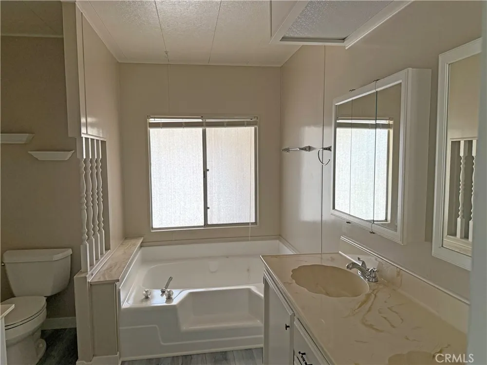 38294 Via Del Largo Murrieta, CA 92563