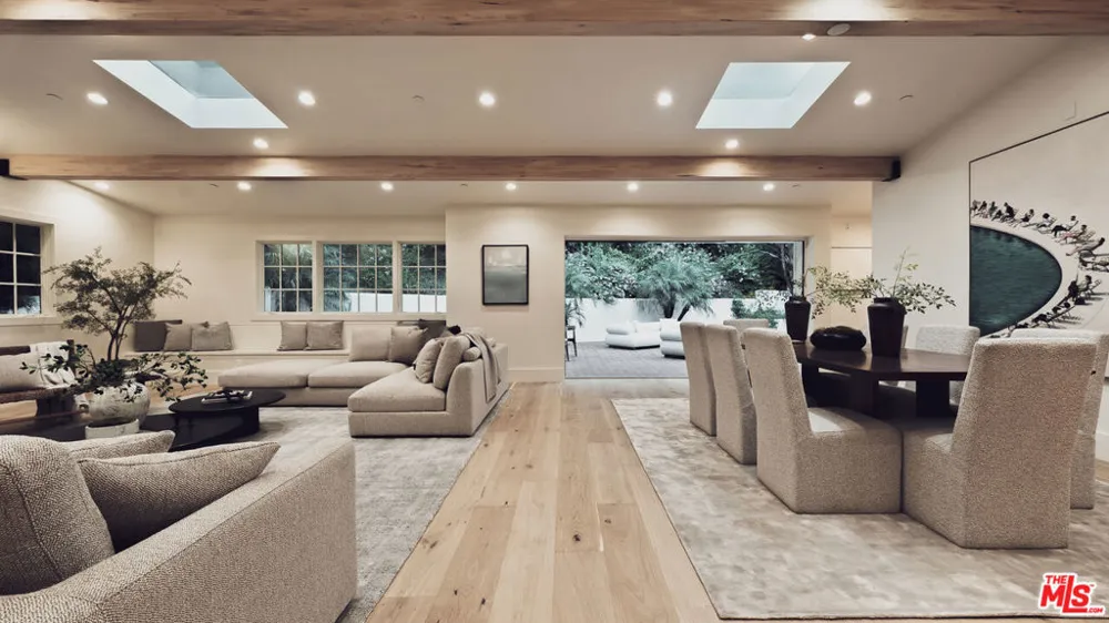 1507 Bundy Drive Los Angeles, CA 90049
