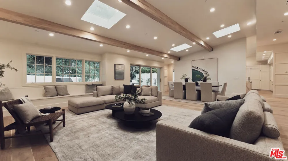 1507 Bundy Drive Los Angeles, CA 90049