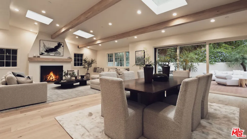 1507 Bundy Drive Los Angeles, CA 90049
