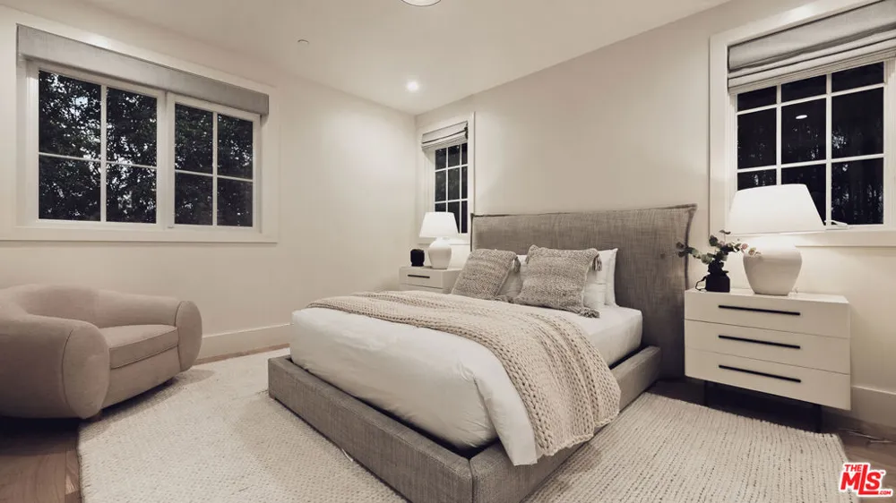 1507 Bundy Drive Los Angeles, CA 90049
