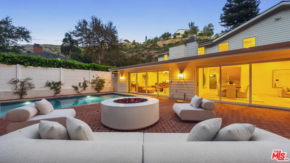1507 Bundy Drive Los Angeles, CA 90049