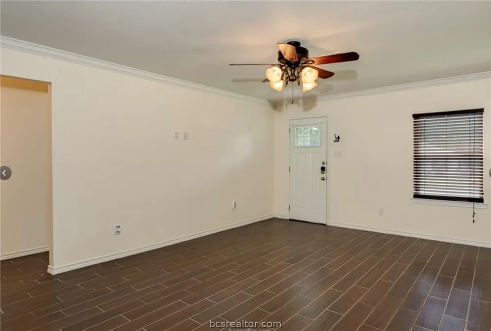 406 Emmett Street Bryan, TX 77802