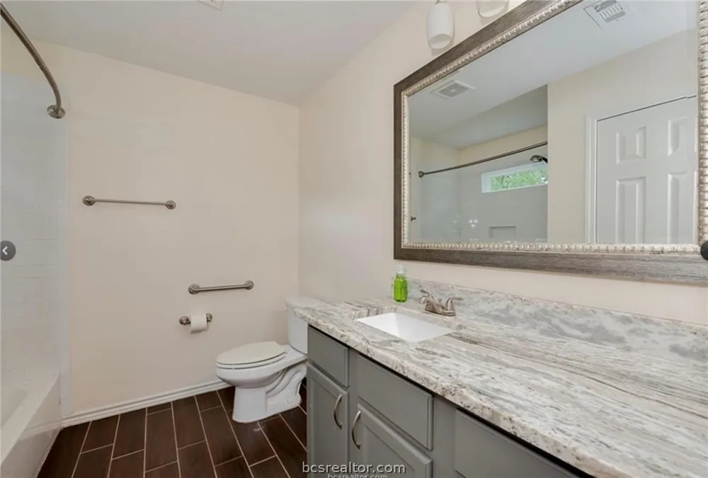 406 Emmett Street Bryan, TX 77802