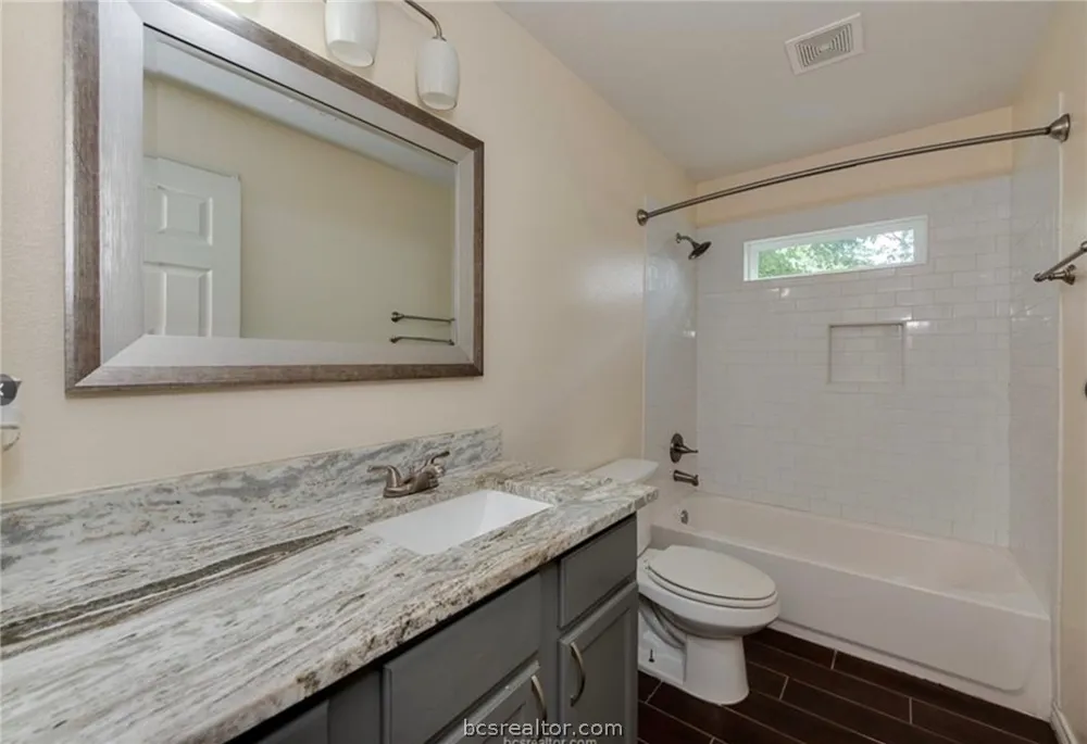 406 Emmett Street Bryan, TX 77802