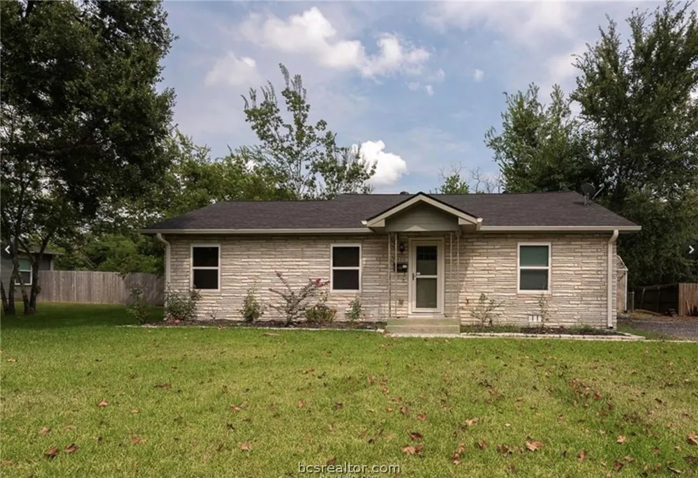406 Emmett Street Bryan, TX 77802