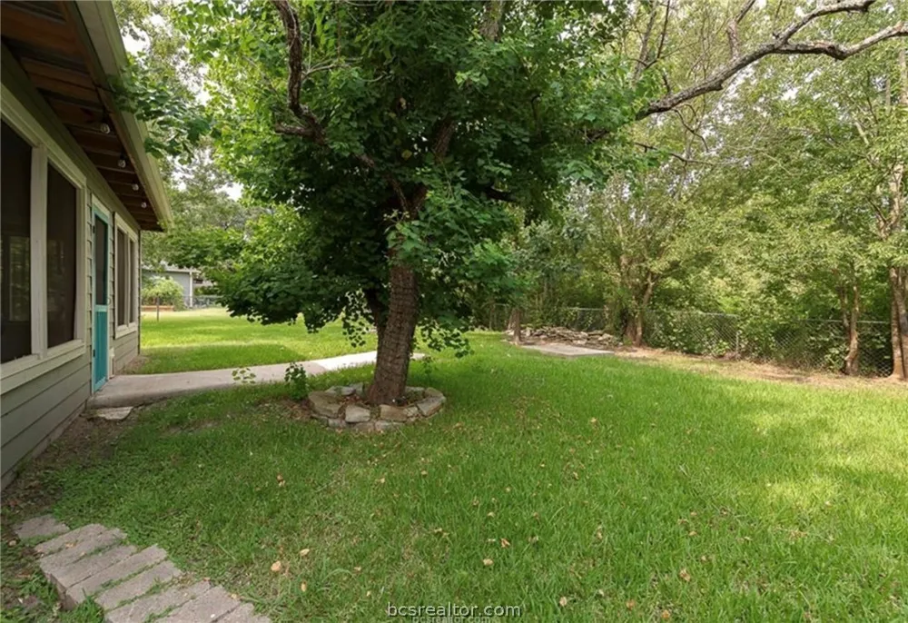 406 Emmett Street Bryan, TX 77802
