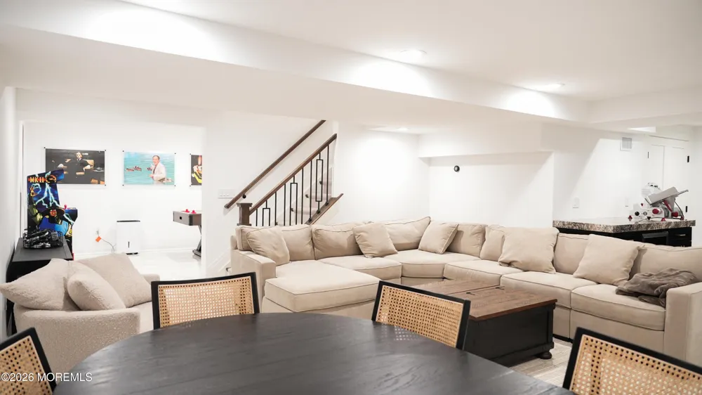 9 Wood Lake Court North Brunswick, NJ 08902