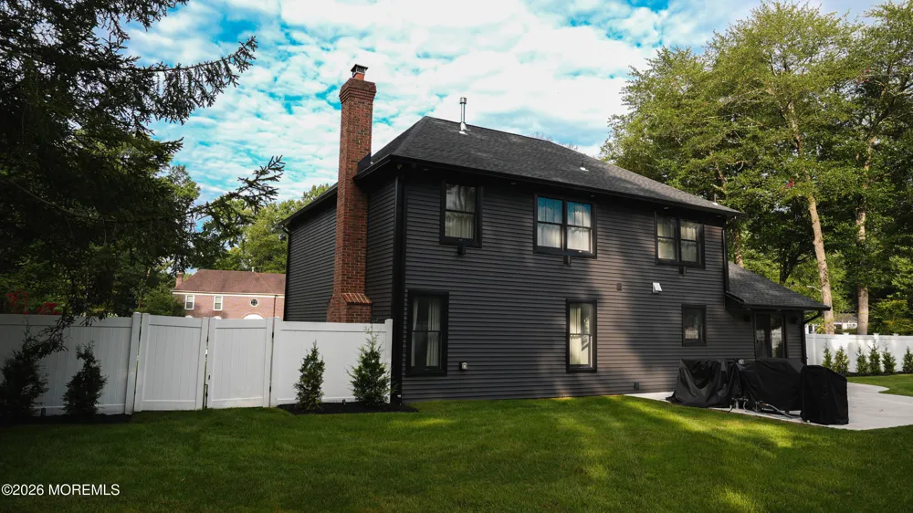 9 Wood Lake Court North Brunswick, NJ 08902