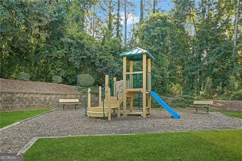302 Oak Leaf PL