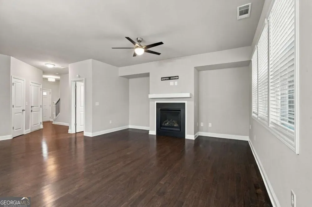 5433 Cascade RDG SW Atlanta, GA 30336